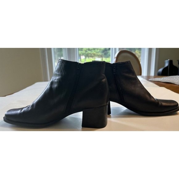 Women's Croft & Barrow Thora Black Ankle Boots Size 7.5 Block Heel - Picture 2 of 7
